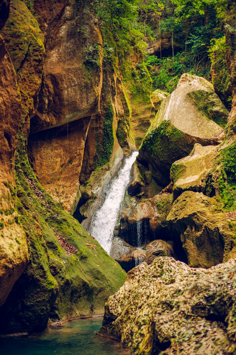 Bassin Bleu, Jacmel — Haiti