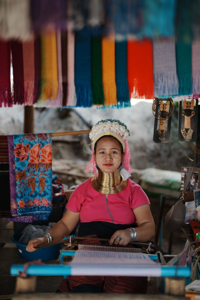 Long-Neck Weaver — Myanmar