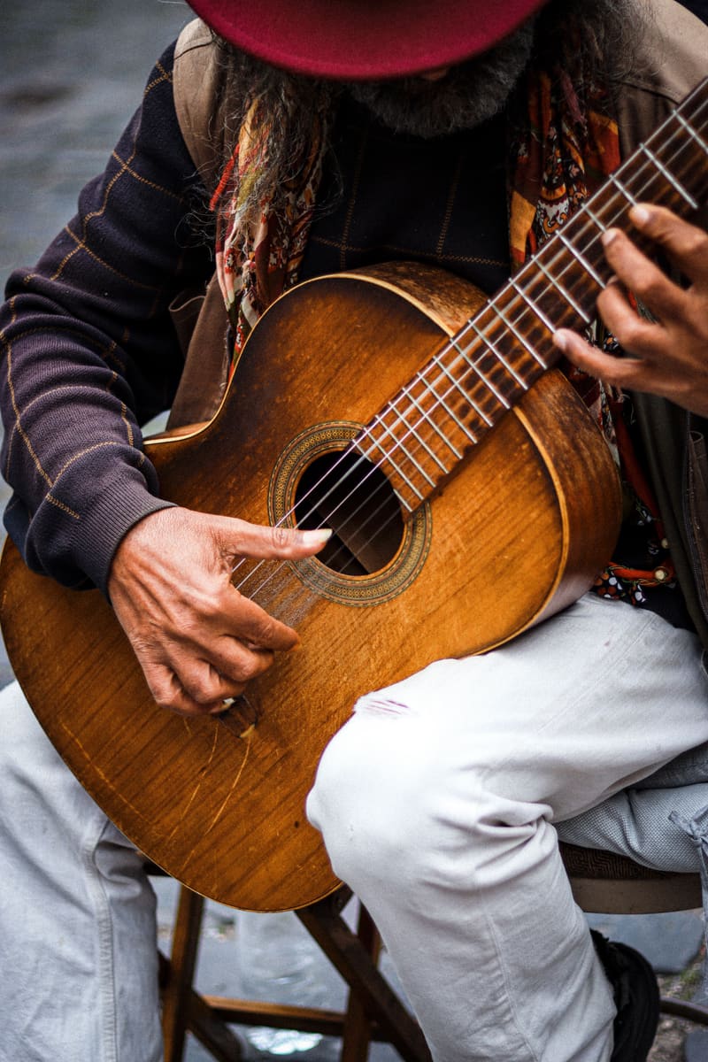 Guitar Player — Portugal